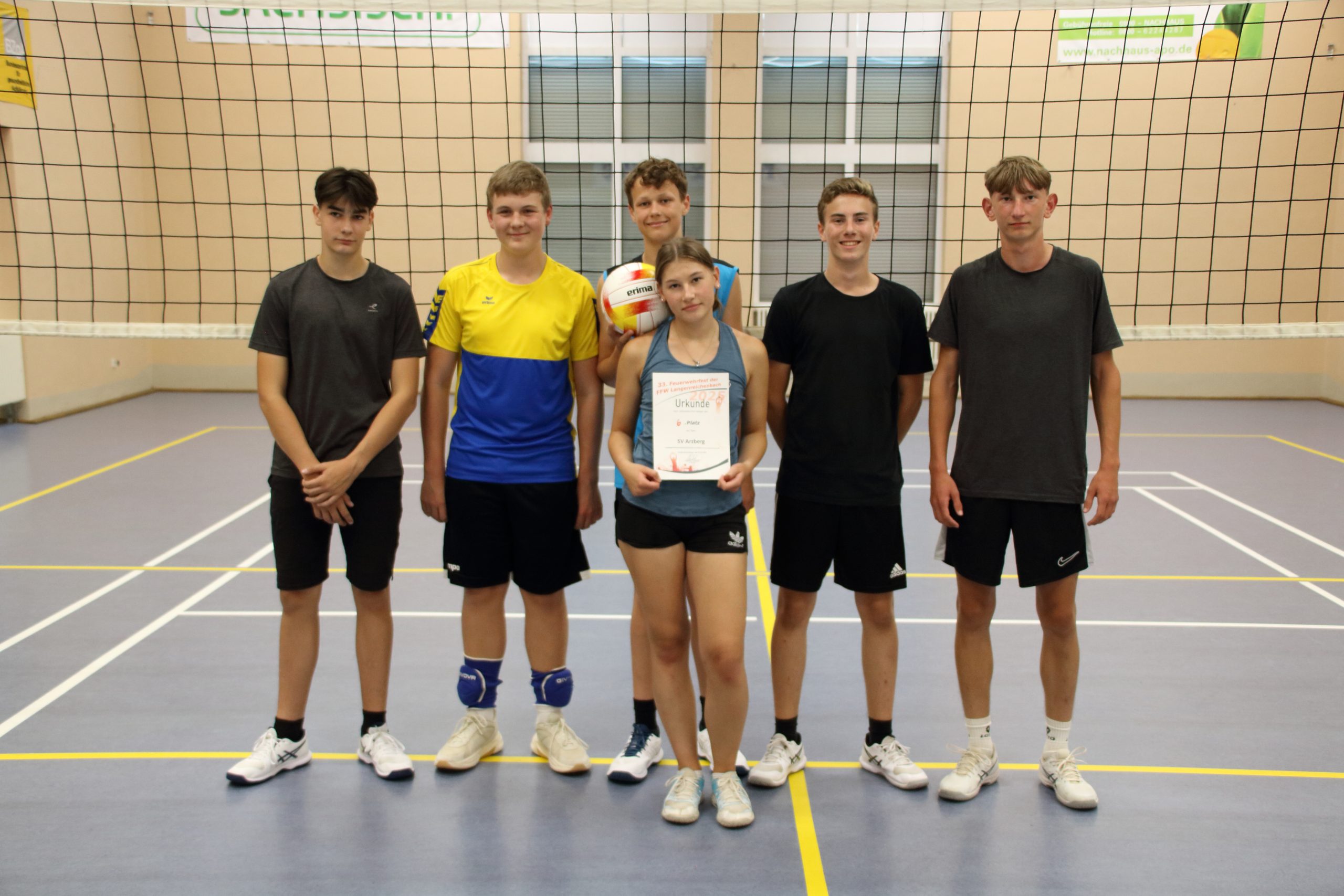 Mehr über den Artikel erfahren Arzberg Volleyballjugend schlägt in Langenreichenbach auf